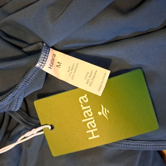 MEDIUM.    SOFTLY ZERO CROSSOVER LACEUP BACK COOL TOUCH DRESS - Picture 10 of 10